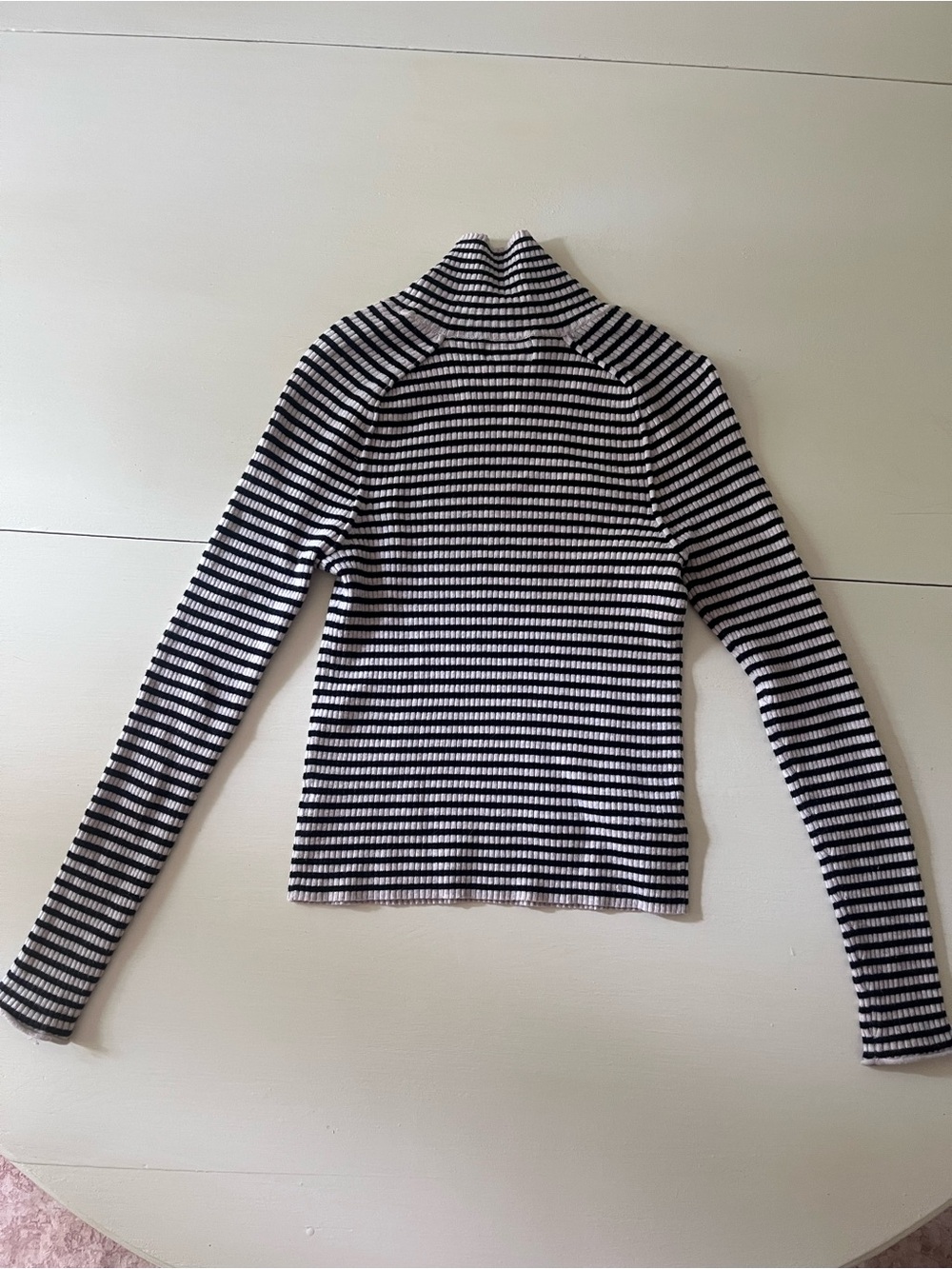 Universal Thread Black & White Striped Turtleneck Long Sleeve Top
